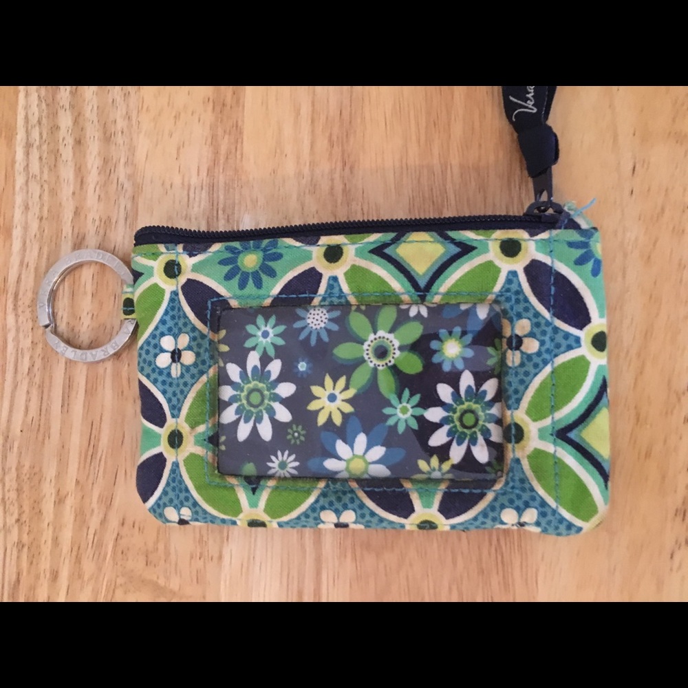 Vera Bradley Iconic Zip ID Case in Daisy Daisy